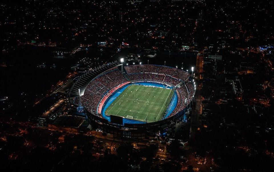 Local do jogo é o Estádio General Pablo Rojas, ou La Olla
