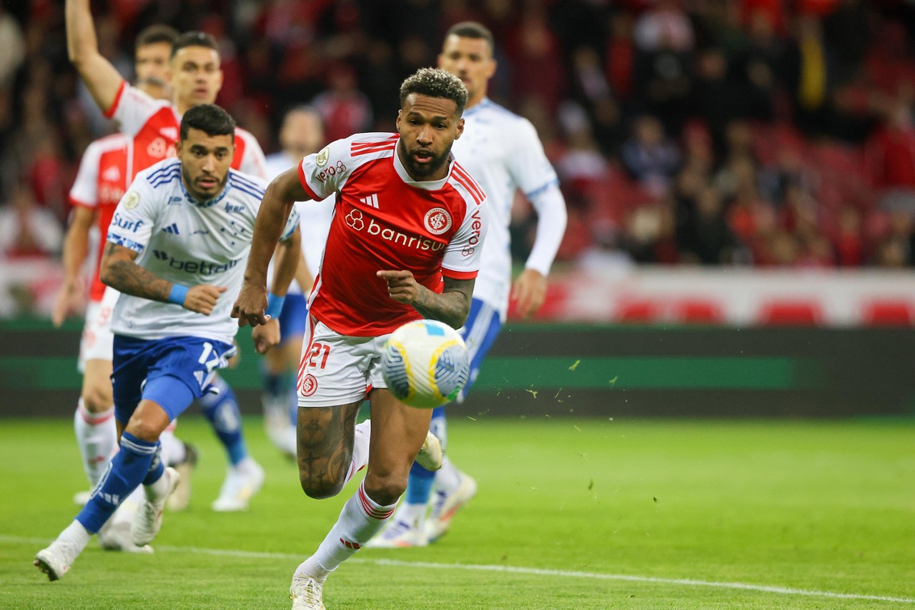 Internacional e Cruzeiro se enfrentaram neste domingo (25) pelo Campeonato Brasileiro