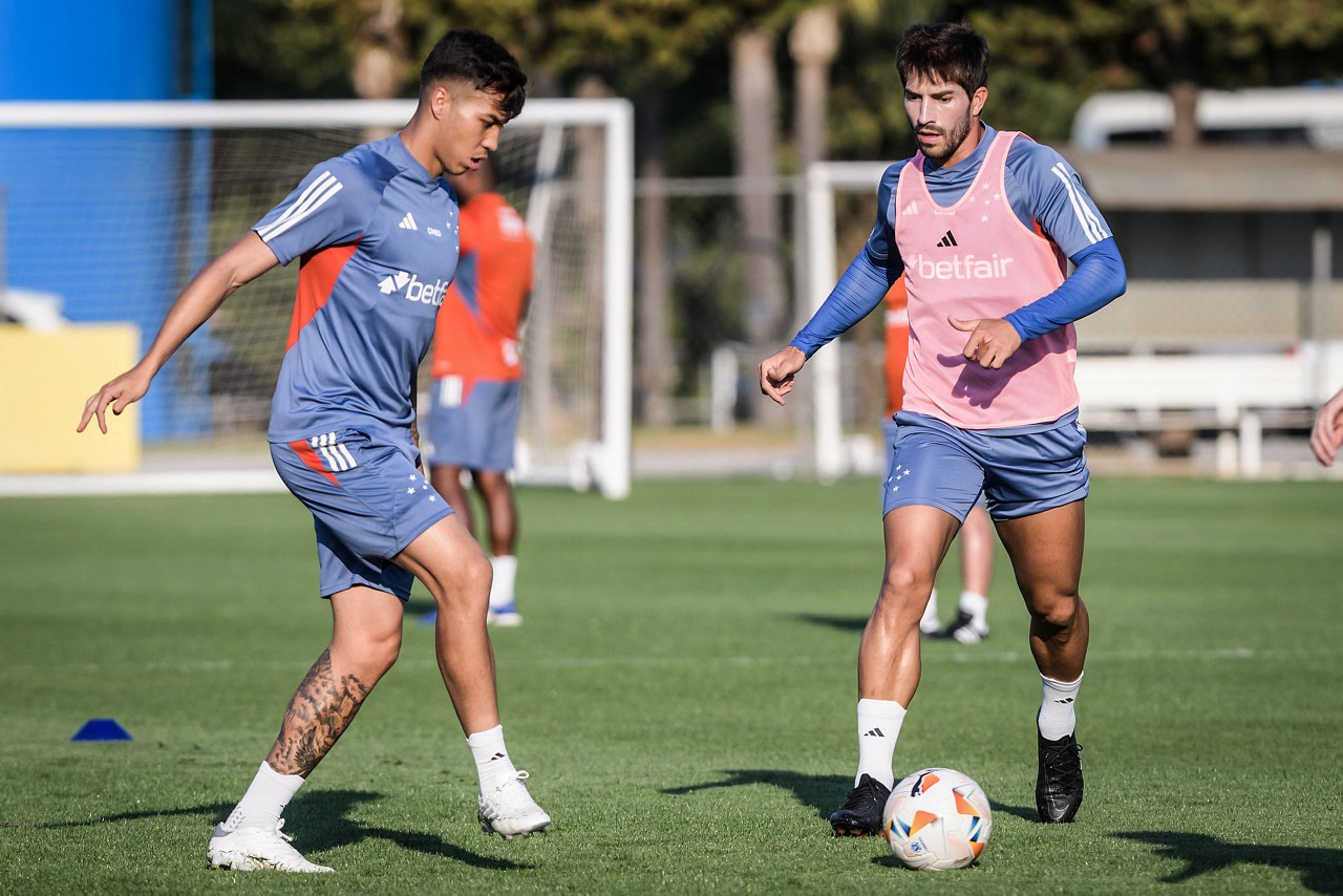 Kaio Jorge e Lucas Silva durante treinamento