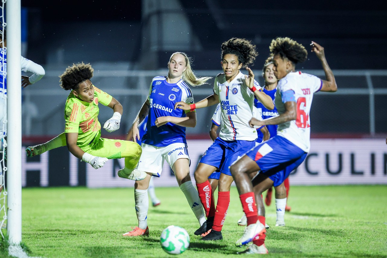 Equipe feminina estreou novo uniforme no último final de semana