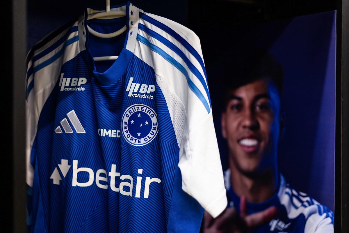 Camisa 2025 do Cruzeiro se torna a mais vendida da história do clube