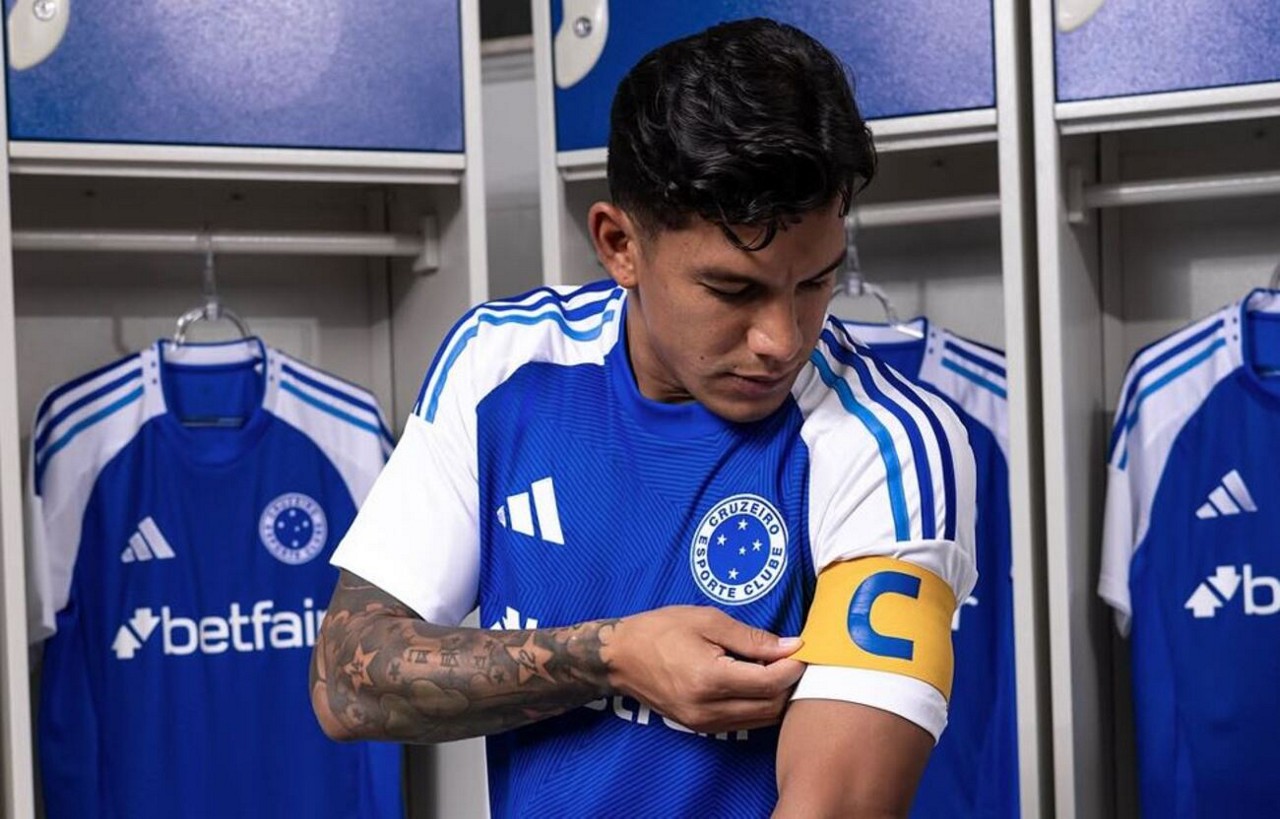 Nova peça trouxe diversas novidades, como em escudo e na cor