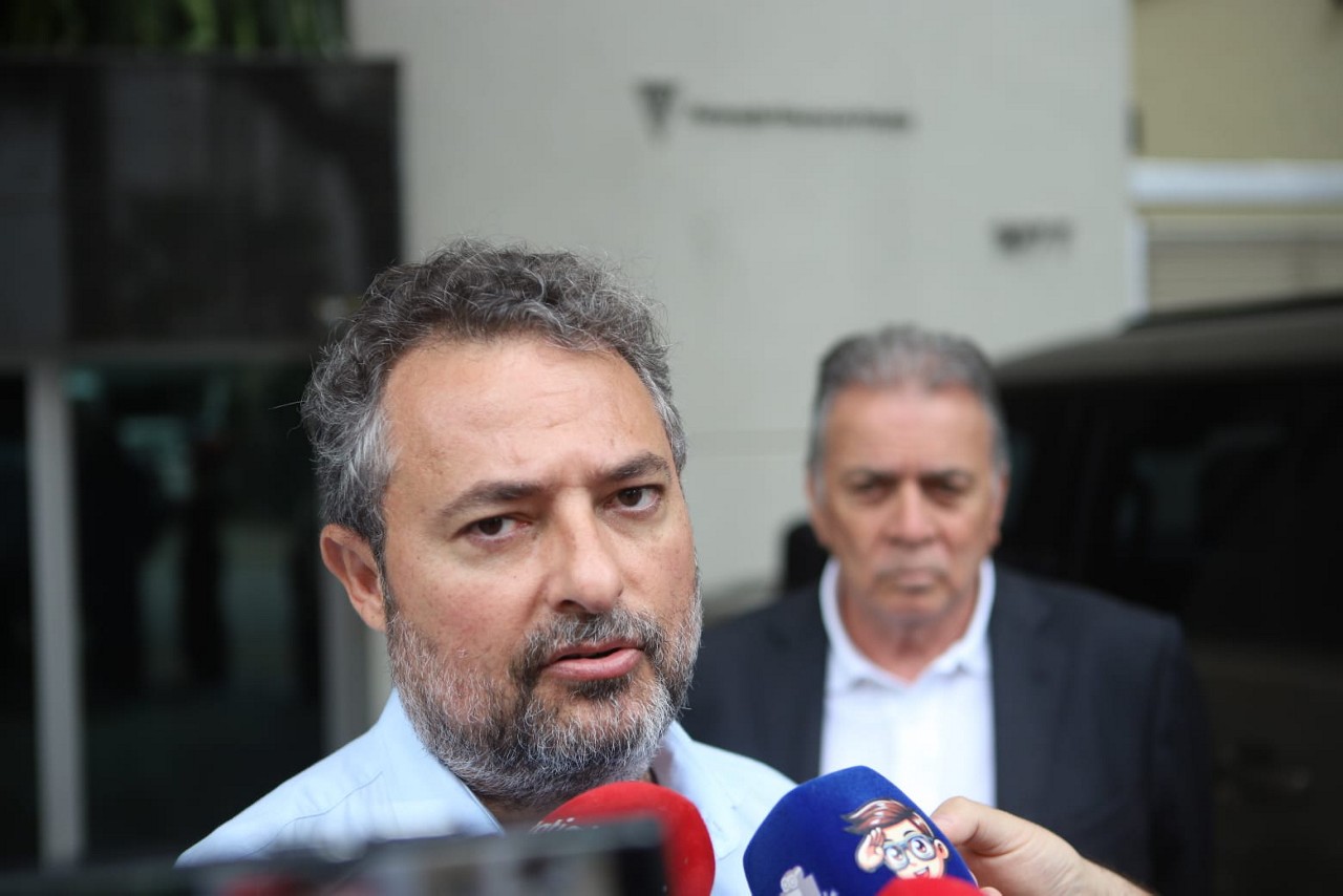 Alexandre Mattos, CEO, e Paulo Pelaipe, diretor de futebol, representaram a SAF