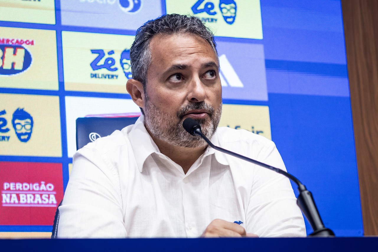 Mattos está longe dos holofotes na Toca da Raposa