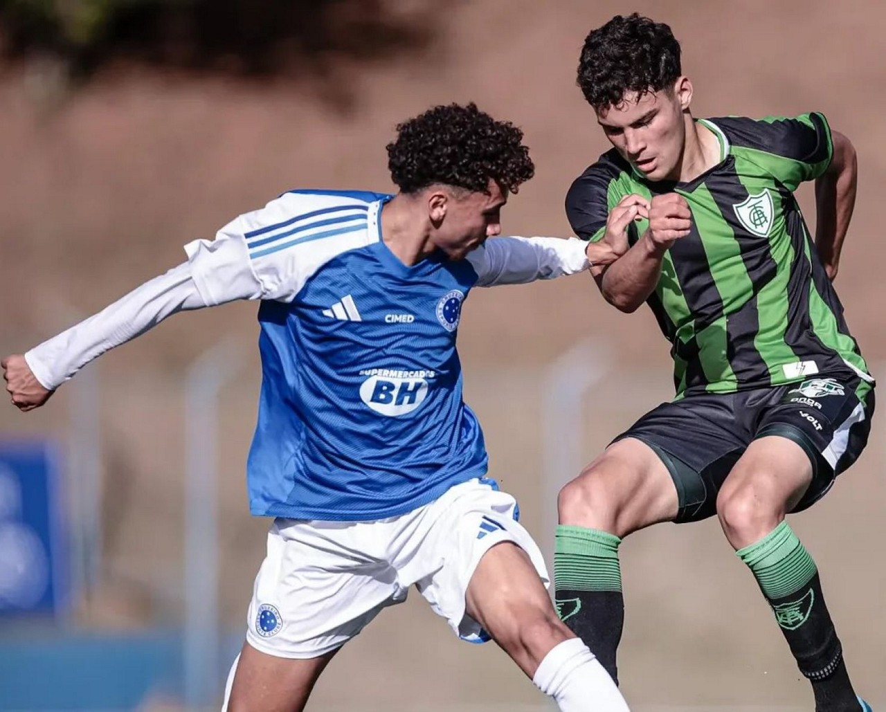 Cruzeiro e América ficaram no 2 a 2 neste sábado (23/8)