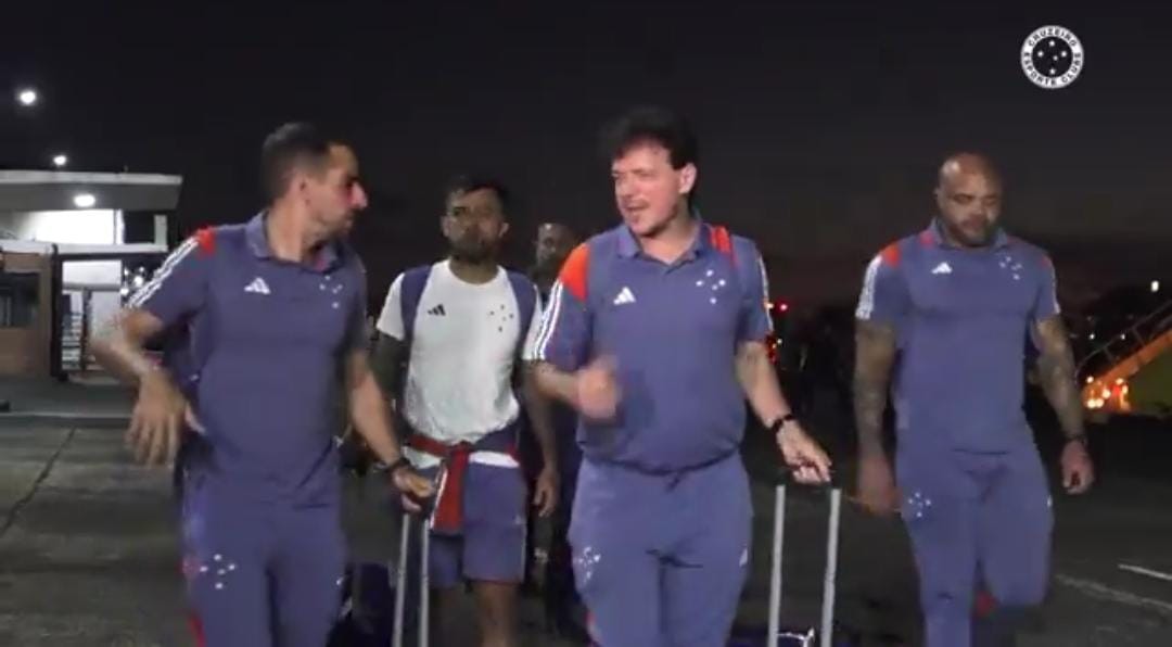 Cruzeiro desembarcou em Assunção, no Paraguai, na noite desta quarta-feira (20 de novembro)