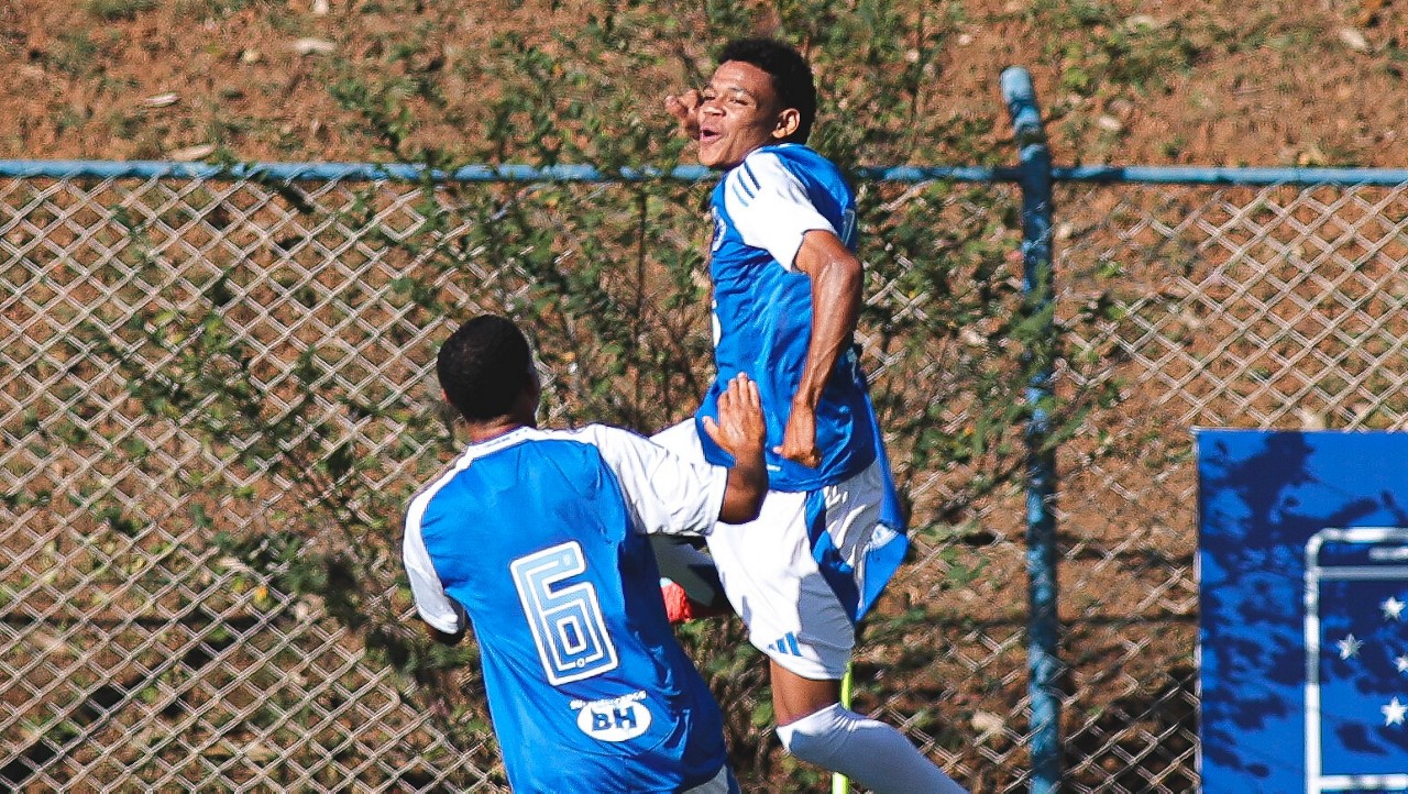 Cruzeiro venceu o Bahia na Toca da Raposa