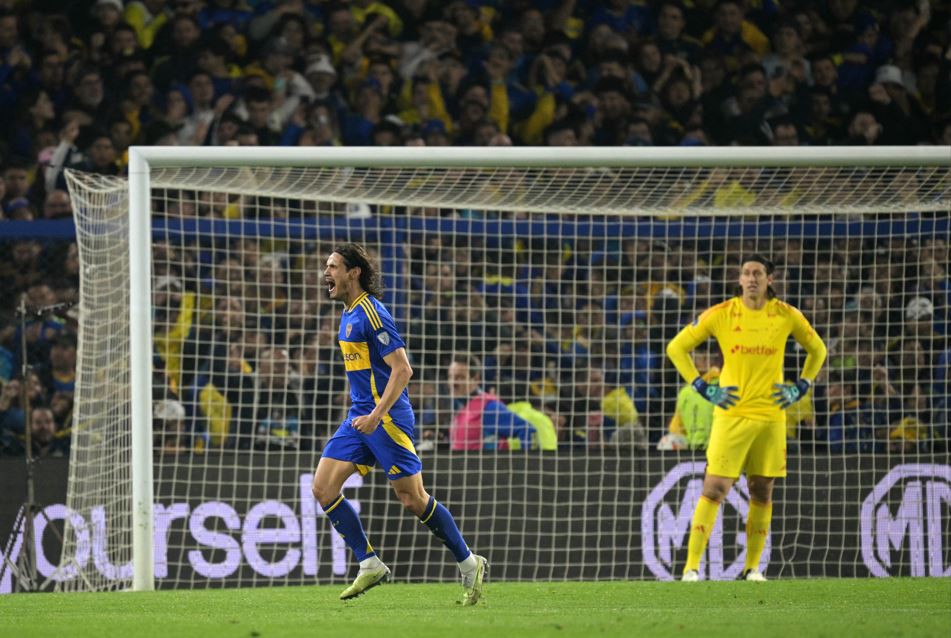 No duelo da Sul-Americana deste ano contra o Cruzeiro, Cavani deixou sua marca