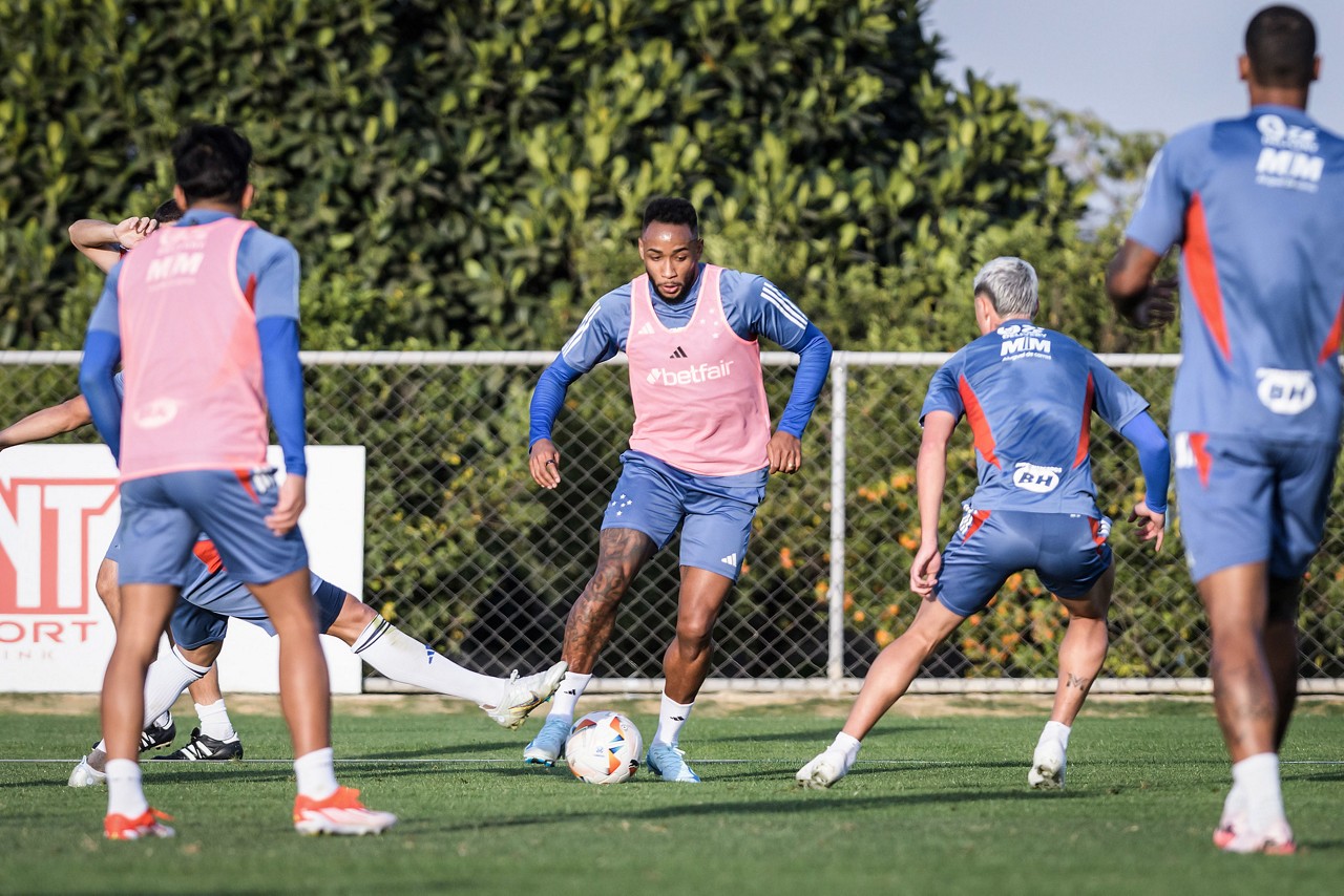 Rafa Silva não atua desde junho