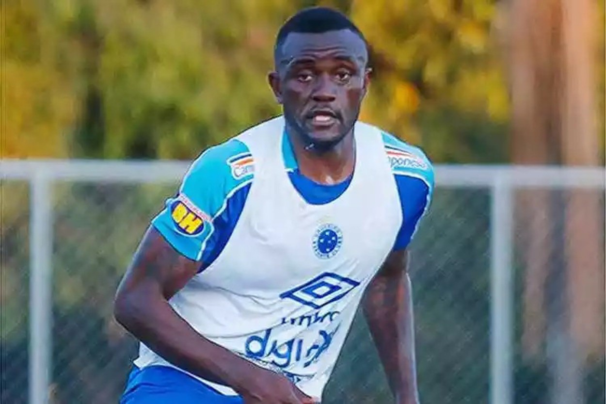 Camaronês Joel defendeu o Cruzeiro entre 2009 e 2010