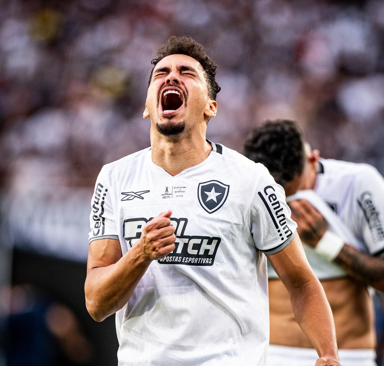 O Cruzeiro negocia com o meia Eduardo, do Botafogo
