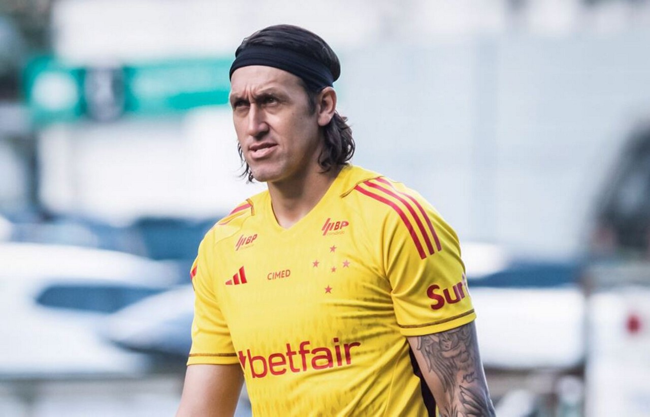 Cássio é o dono da camisa 1 estrelada