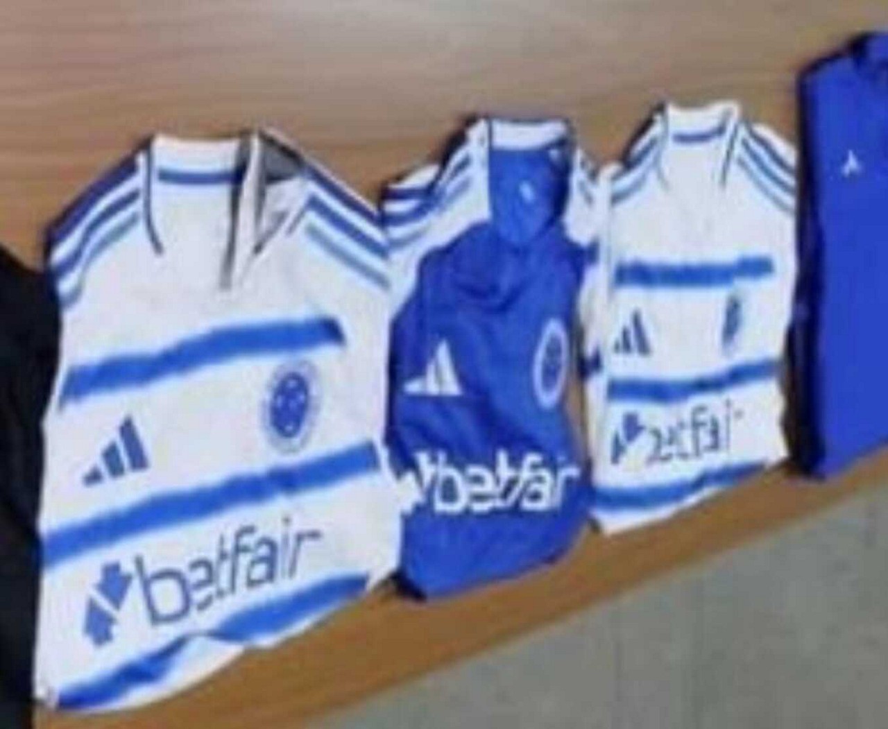 Suposta nova camisa branca do Cruzeiro para a temporada