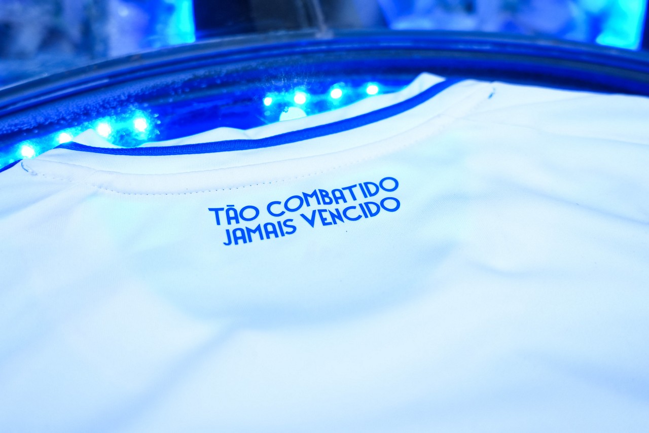 Peça é uma homenagem ao hino do clube