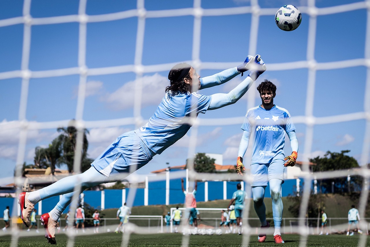 Treino na Toca da Raposa 2.

Foto: Gustavo Aleixo/Cruzeiro 

IMPORTANTE: Imagem destinada a uso institucional e divulgação, seu uso comercial está vetado incondicionalmente por seu autor e o Cruzeiro Esporte Clube. 

IMPORTANT: image intended for institutional use and distribution. Commercial use is prohibited unconditionally by its author and Cruzeiro Esporte Clube.