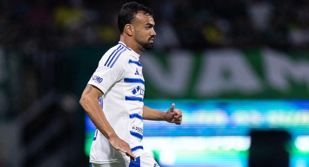 Fabrício Bruno no duelo contra o Palmeiras, pela 30ª rodada do Campeonato Brasileiro