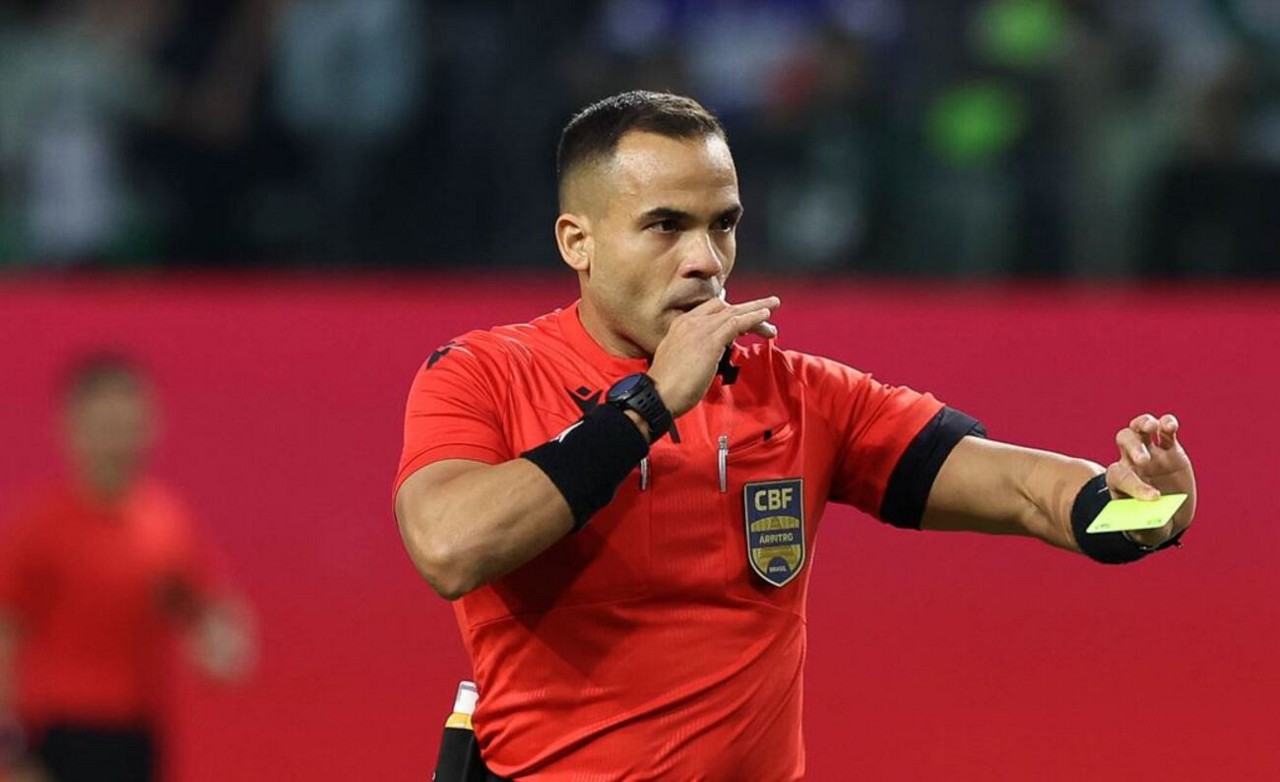 Alex Gomes Stéfano tem 37 anos e é natural do Rio de Janeiro