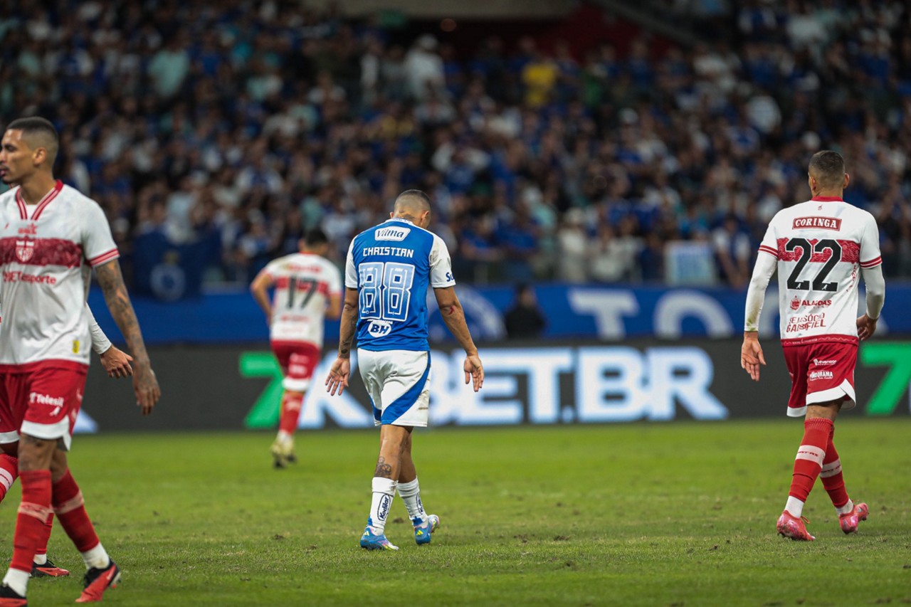 Mais de 30 mil pessoas compareceram ao estádio