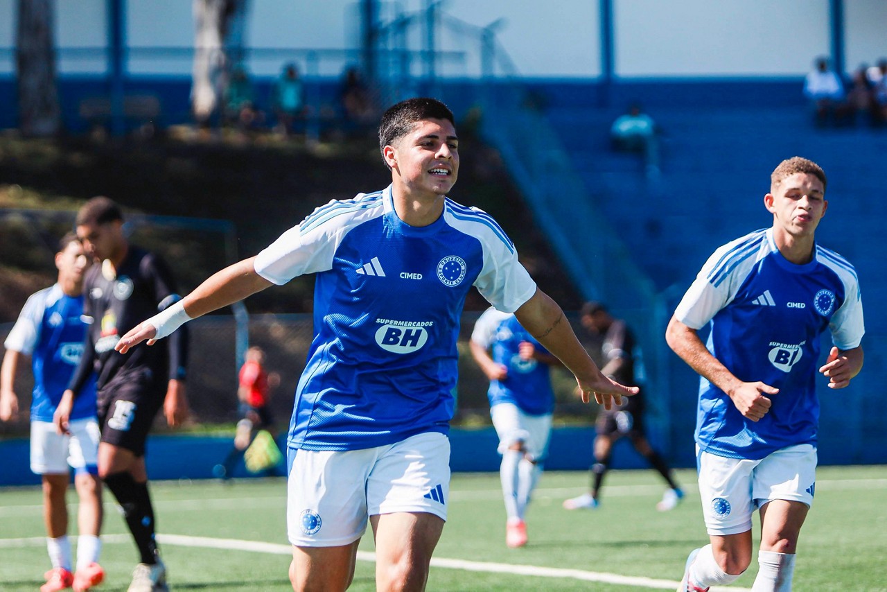 Baptistella deixou o seu na vitória do Cruzeiro sobre o Villa Real neste sábado (28)