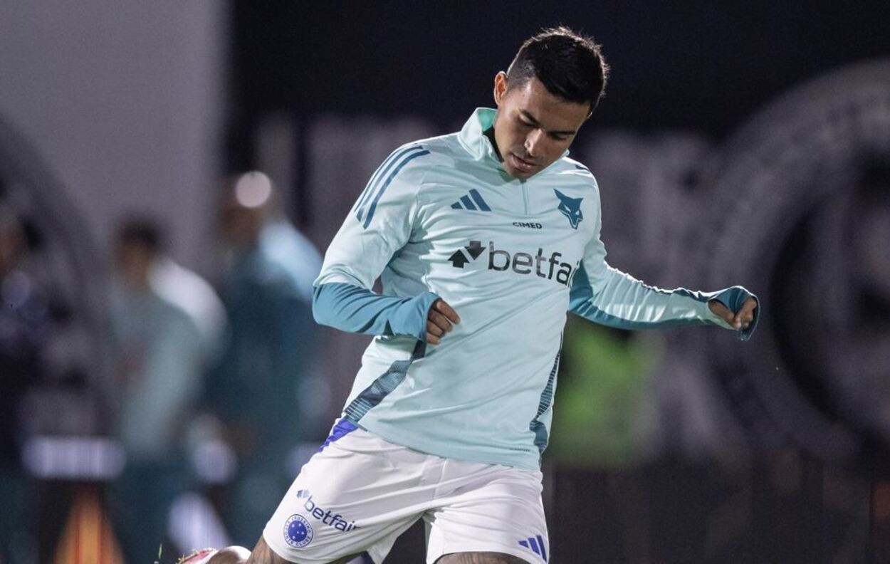 Dudu em aquecimento no Cruzeiro