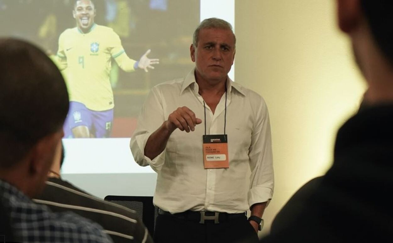 Cury agencia famosos como Vitor Roque e Neymar