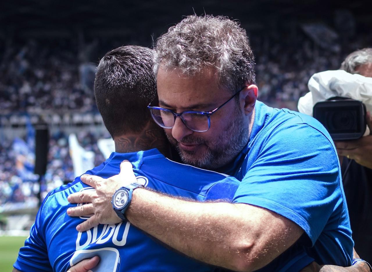 Alexandre Mattos, CEO do Cruzeiro, será um dos responsáveis por decidir o futuro de Dudu no clube celeste