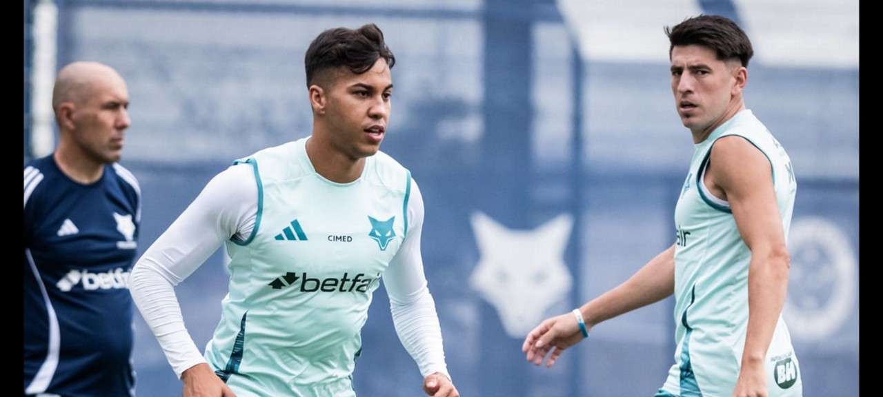Kaio Jorge e Villalba durante treinamento na Toca da Raposa sob comando de Leonardo Jardim