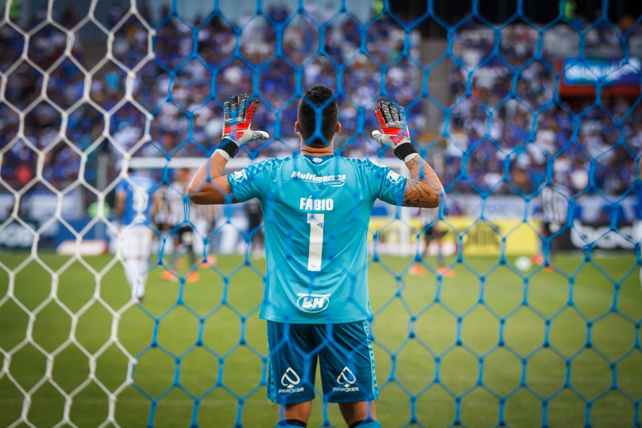 Fábio tem contrato ativo até dezembro de 2026