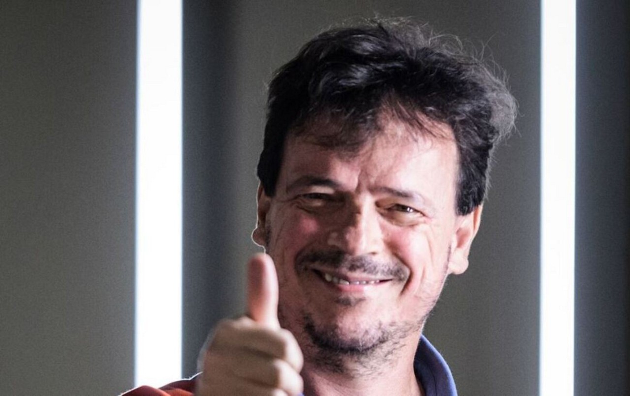 Diniz é sorridente antes dos jogos