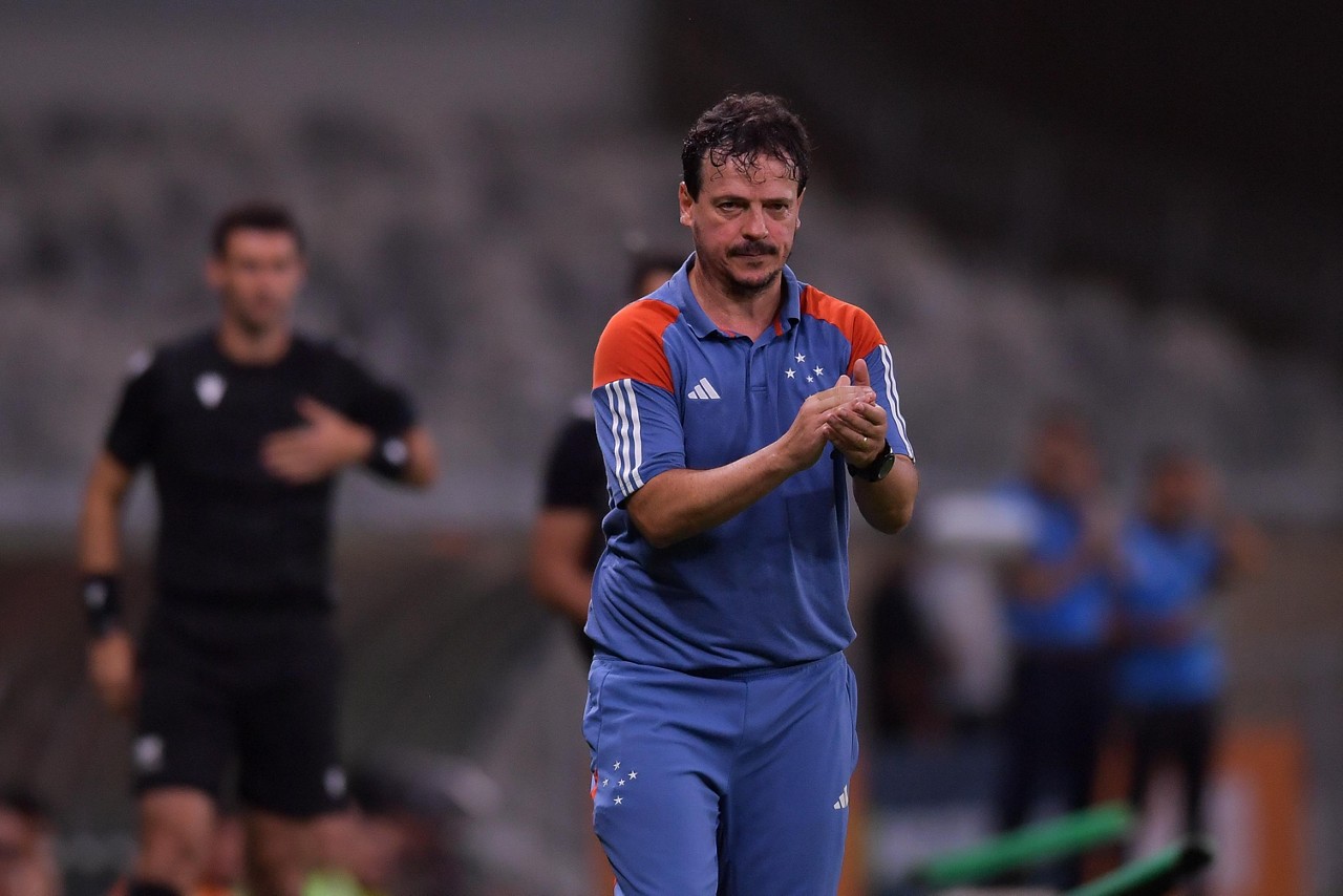Fernando Diniz, técnico do Cruzeiro