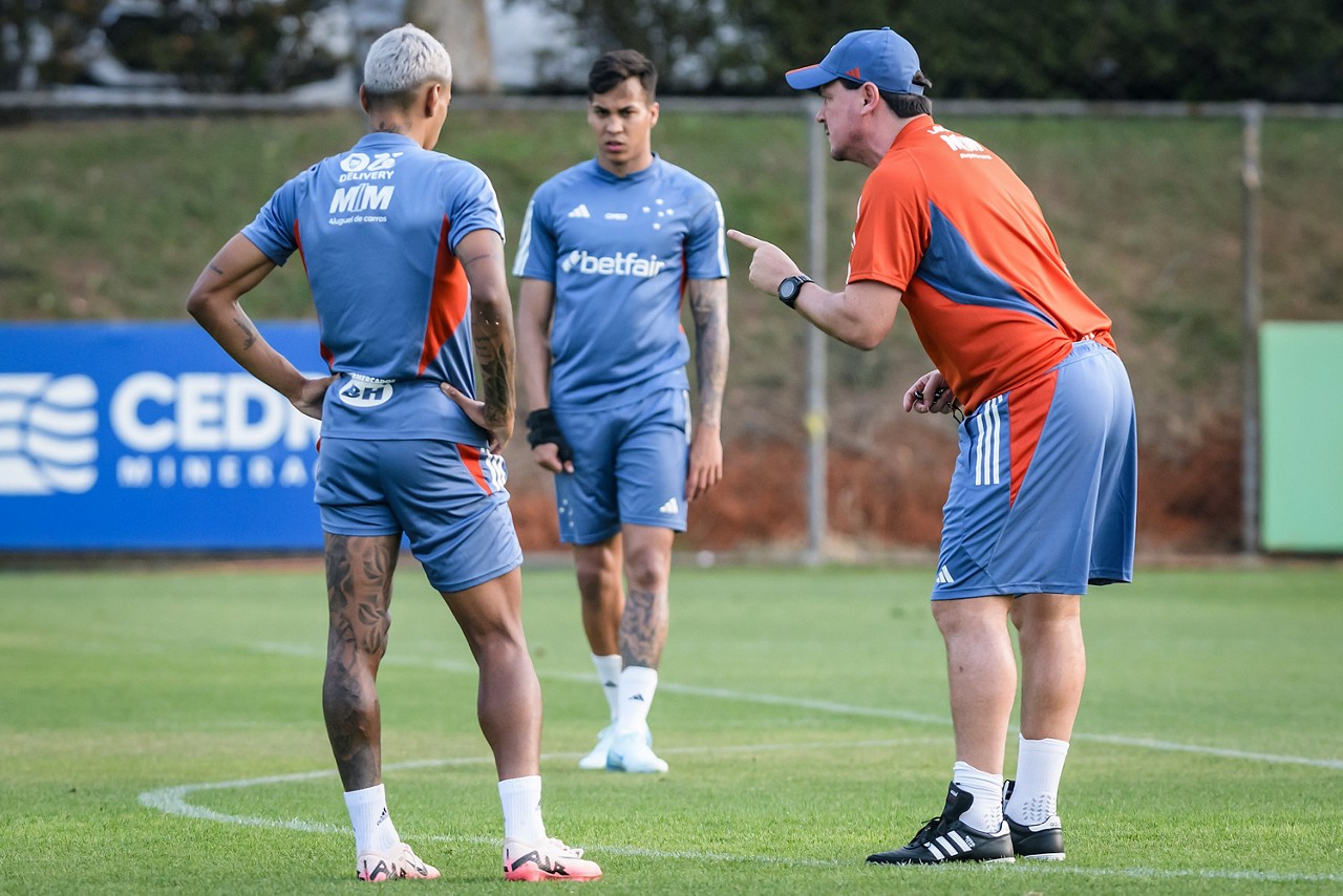 Treino na Conmebol, em Assunção.

Foto: Gustavo Aleixo/Cruzeiro 

IMPORTANTE: Imagem destinada a uso institucional e divulgação, seu uso comercial está vetado incondicionalmente por seu autor e o Cruzeiro Esporte Clube. 

IMPORTANT: image intended for institutional use and distribution. Commercial use is prohibited unconditionally by its author and Cruzeiro Esporte Clube.