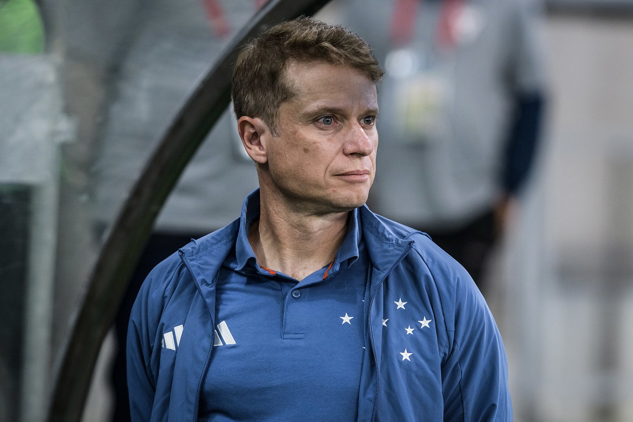 Técnico Fernando Seabra durante partida do Cruzeiro no Mineirão