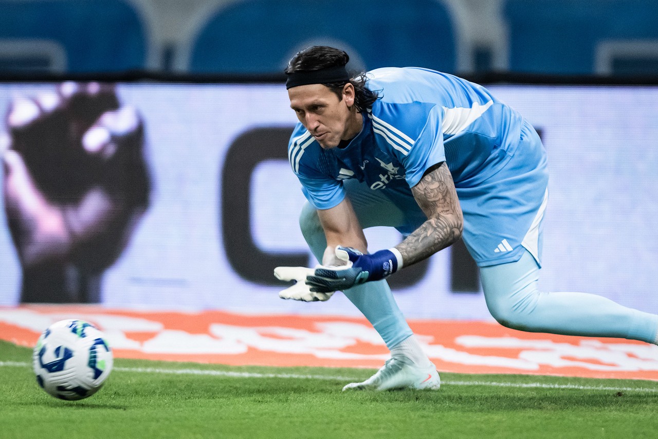 Goleiro Cássio pode contribuir para sequência que o Cruzeiro não alcança há quase um ano