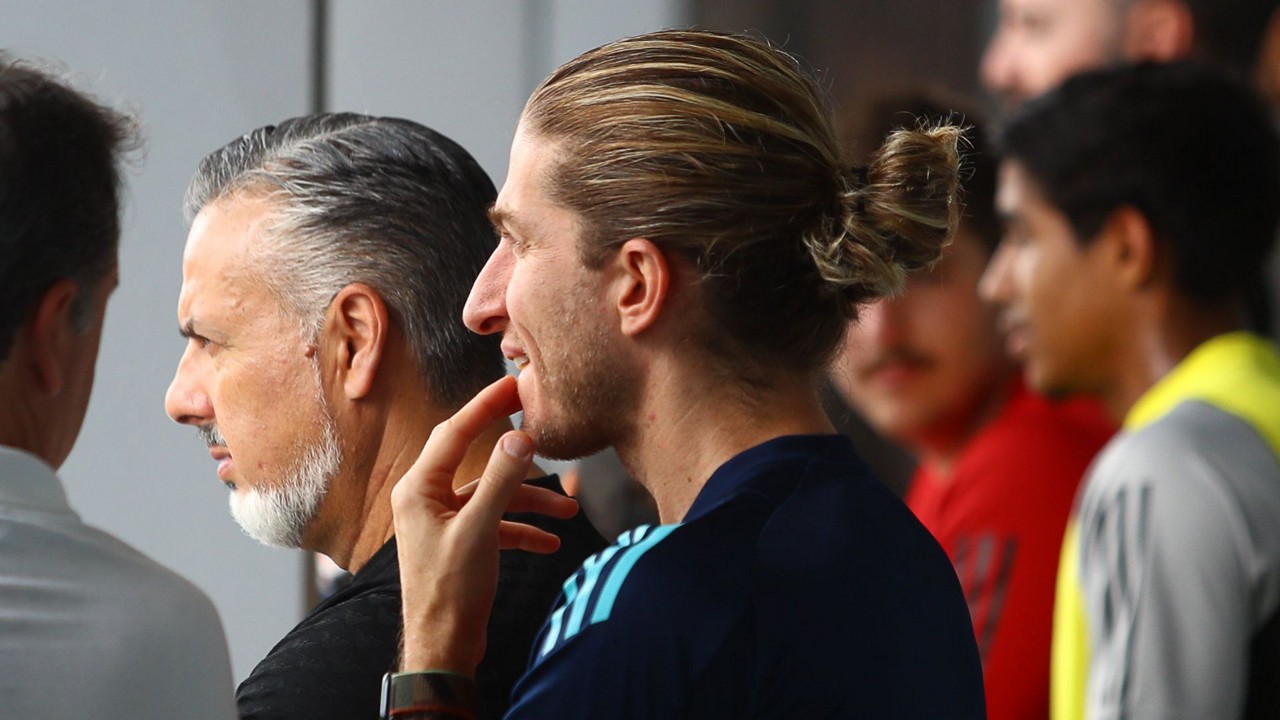 O dirigente José Boto disse que conversa sobre o jogador com o técnico Filipe Luís
