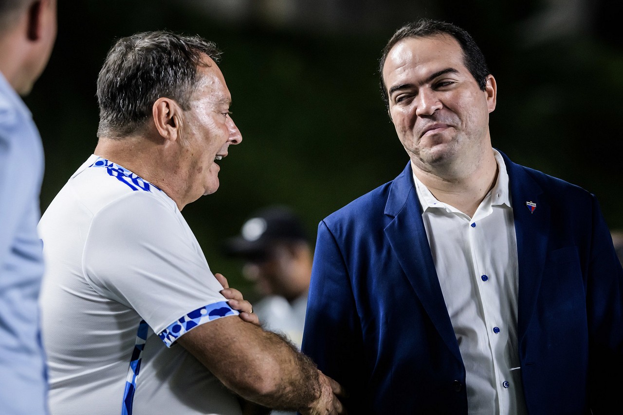 Pedrinho e Paz no Estádio Kleber Andrade antes de Cruzeiro x Fortaleza