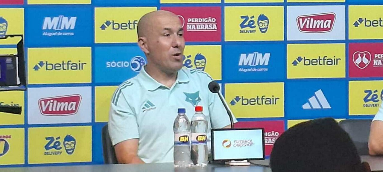Leonardo Jardim durante sua coletiva de imprensa no Mineirão após o empate em 1 a 1 entre Cruzeiro e América