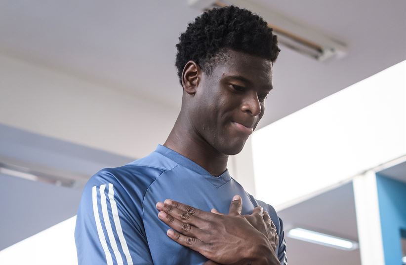 Jonathan Jesus durante atividade na academia da Toca da Raposa 2