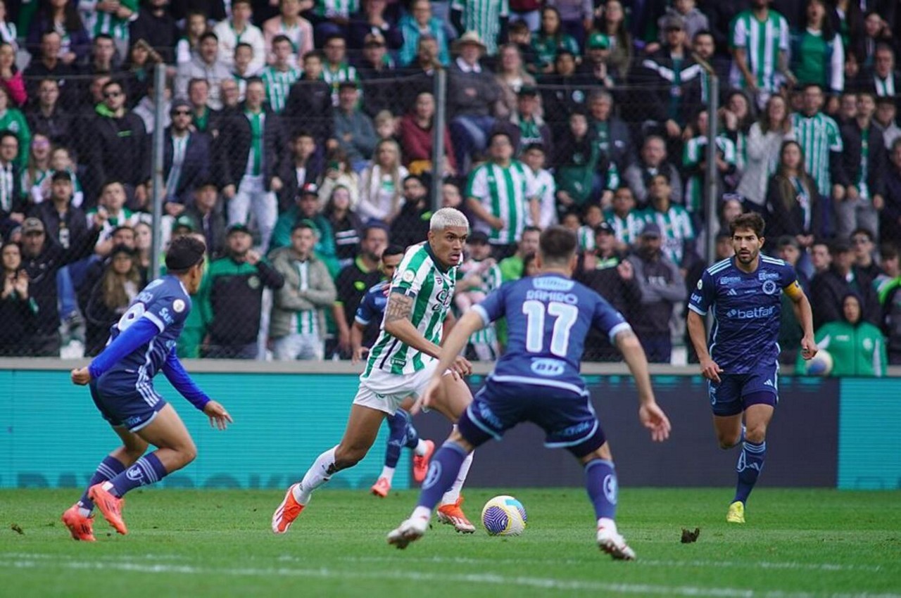 Torcida gaúcha lotou o Estádio Alfredo Jaconi