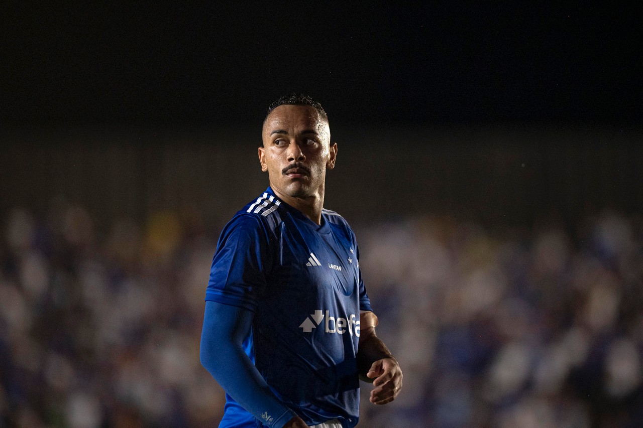 Papagaio disputou 29 jogos e marcou cinco gols pela Raposa