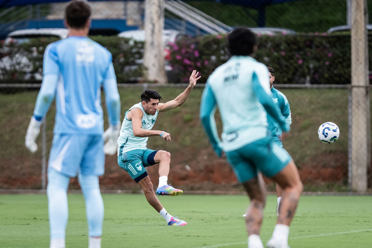 Villalba foi adquirido pela atual gestão junto ao Argentinos Juniors