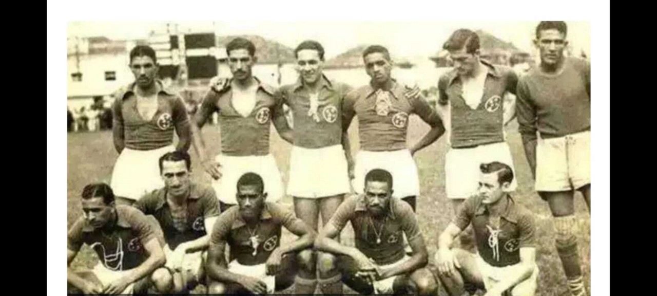 Foto de uma das formações tradicionais do Cruzeiro no ano de 1946
