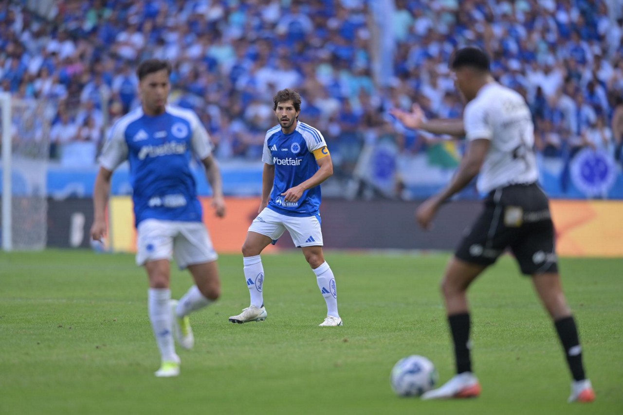 Capitão do Cruzeiro, Lucas Silva saiu de campo frustrado com a derrota para o Ceará neste domingo (27/7)