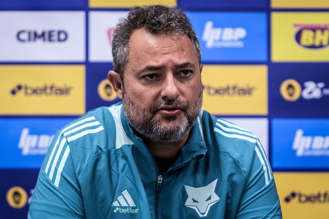 Alexandre Mattos  não poupou críticas à arbitragem no clássico entre Cruzeiro e Atlético