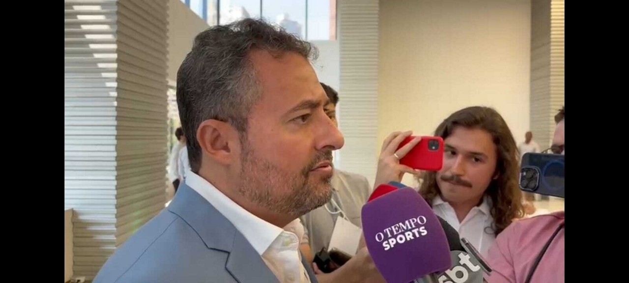 Alexandre Mattos durante entrevista à jornalistas em Belo Horizonte nesta quinta (3)