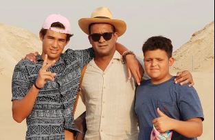 Serginho ao lado de Diego (à direita) durante uma viagem
