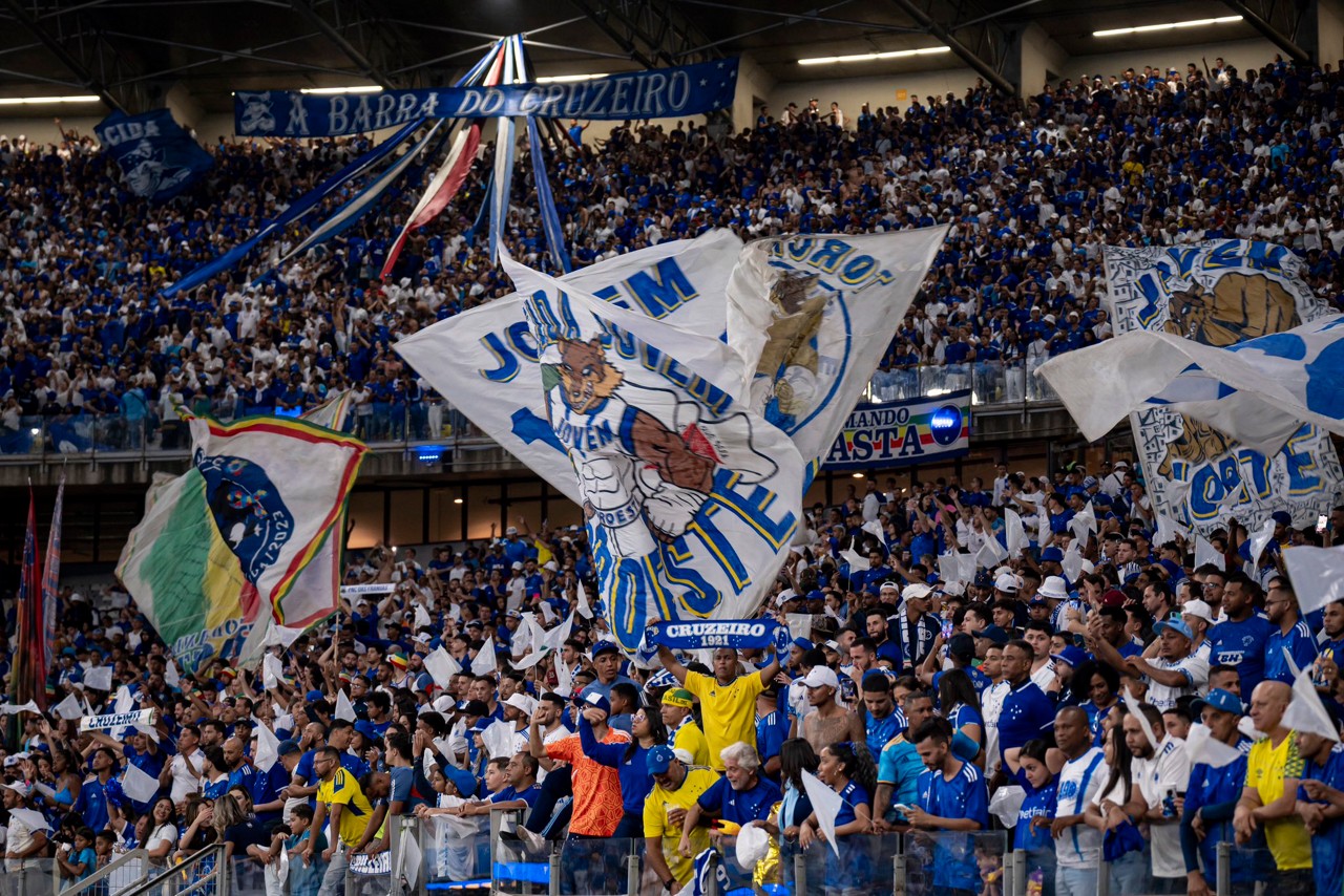 O setor amarelo, localizado atrás dos gols, é um dos mais populares nos jogos do Cruzeiro