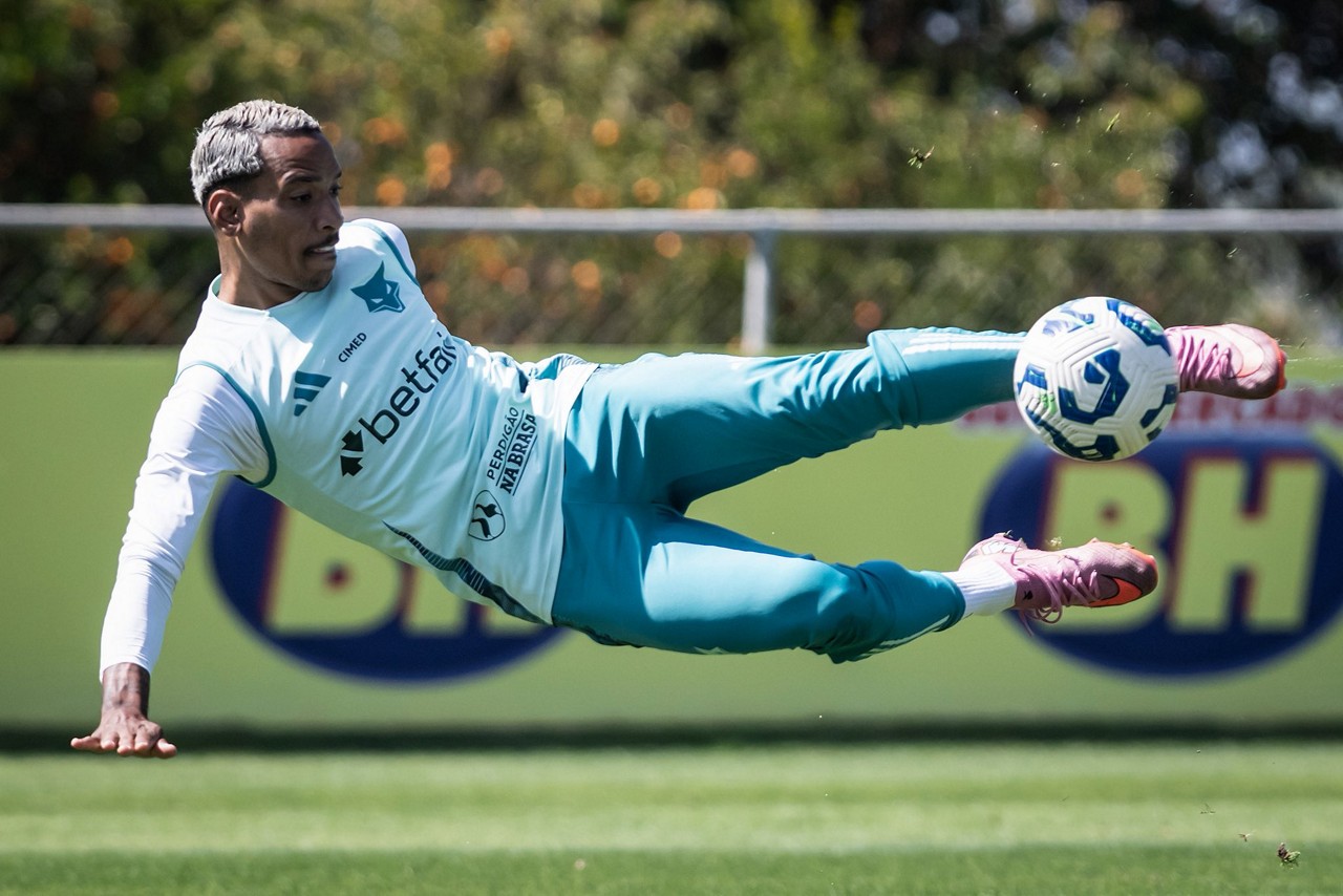 Cruzeiro treinou neste sábado na Toca da Raposa II