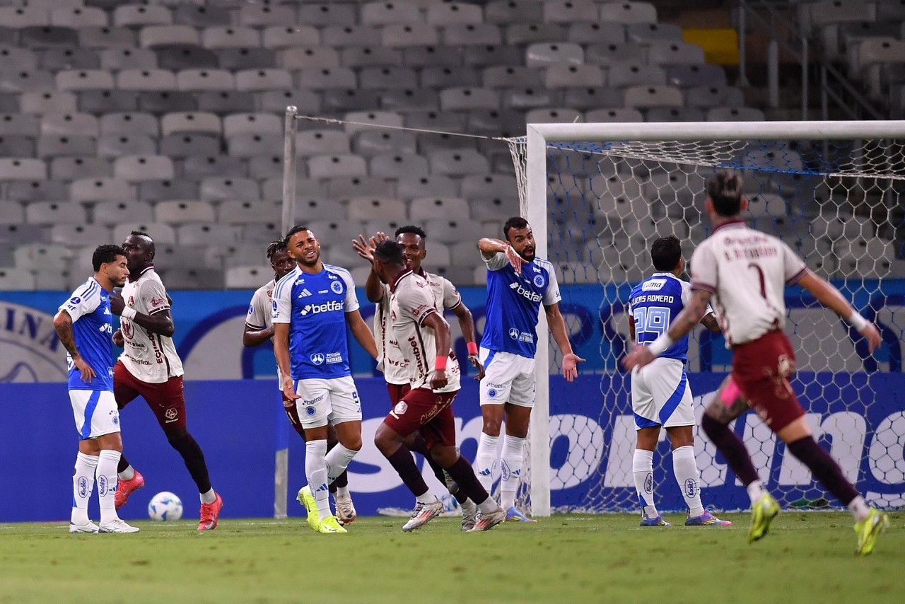 Algoz do Cruzeiro pelo Mushuc Runa teve passagem invisível no futebol brasileiro