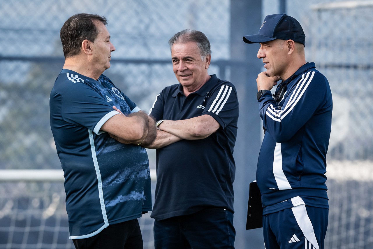 Dono Pedro Lourenço, Paulo Pelaipe e o treinador Leonardo Jardim