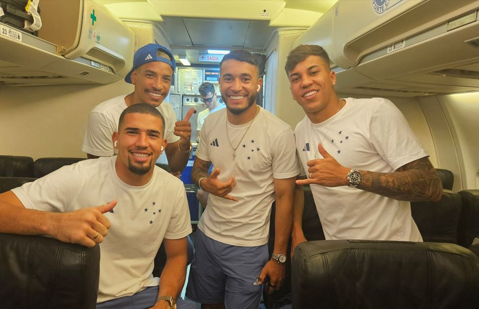 Clube costuma fretar aviões para jogos fora